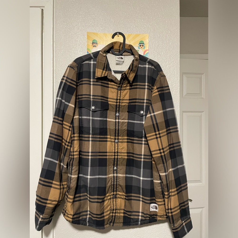 North Face Men’s Sherpa- Lined Plaid Jacket size Medium
